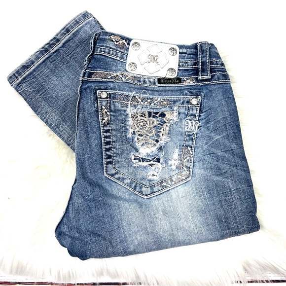 Miss Me Denim - 👖|•MISS ME•| Standard Easy Straight Lace Embellished Stretch Jeans 32x29 👖